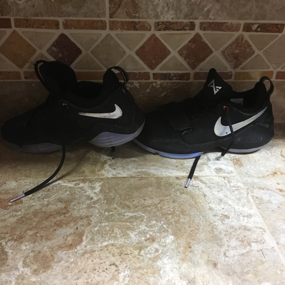 Pg13 basketball shoes
